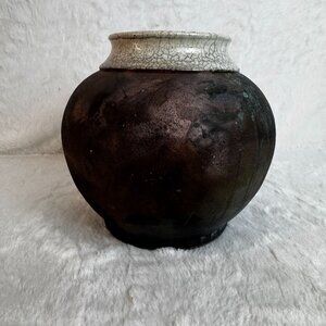 Vintage Raku Studio Art Pottery Vase Iridescent Metallic Glaze Artist Stamp DW